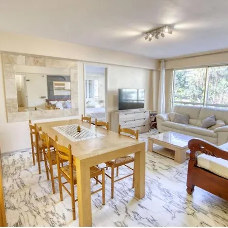Le Saint Ho Apartment *